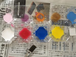 色水遊び 白を使う